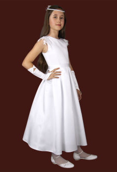 E276/T Short communion dress with guipure lace.
