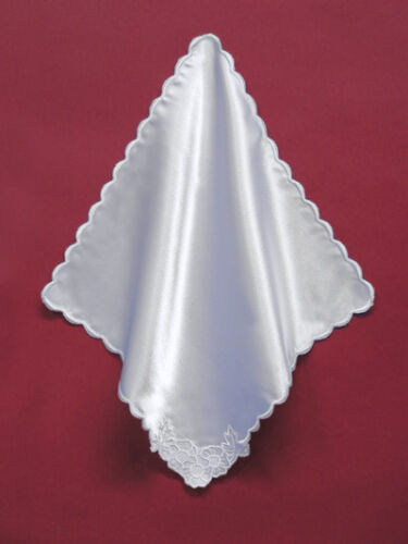 4.14  Chusteczka ozdobna haftowana