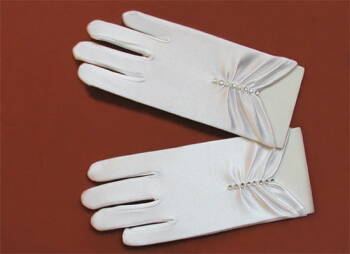 6.3.3./22  Short communion gloves , size ”L” 