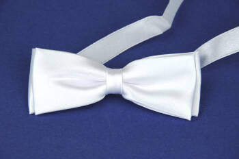 7.2.1./67 B White communion bow tie 