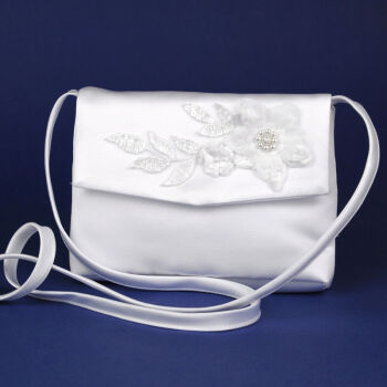 6.2.111.  Communion bag with flower and guipure leaves