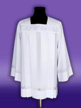 12.1./01/B/S  Surplice with openwork grape pattern 