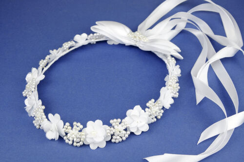 6.4./780 Wianek komunijny z perełkami