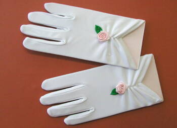6.3.3./32R  Short communion gloves 