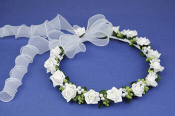 6.4./714 Communion wreath of white roses 