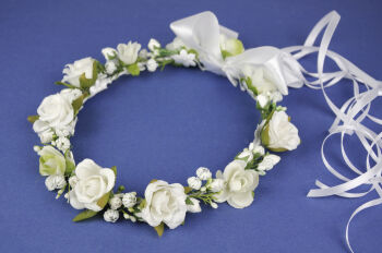 6.4./765 Cream and green communion head wreath