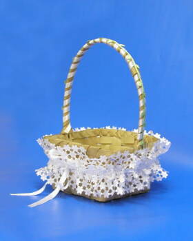 K37/B Easter decoration on the basket